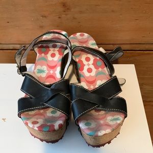 Fly strappy platform sandals